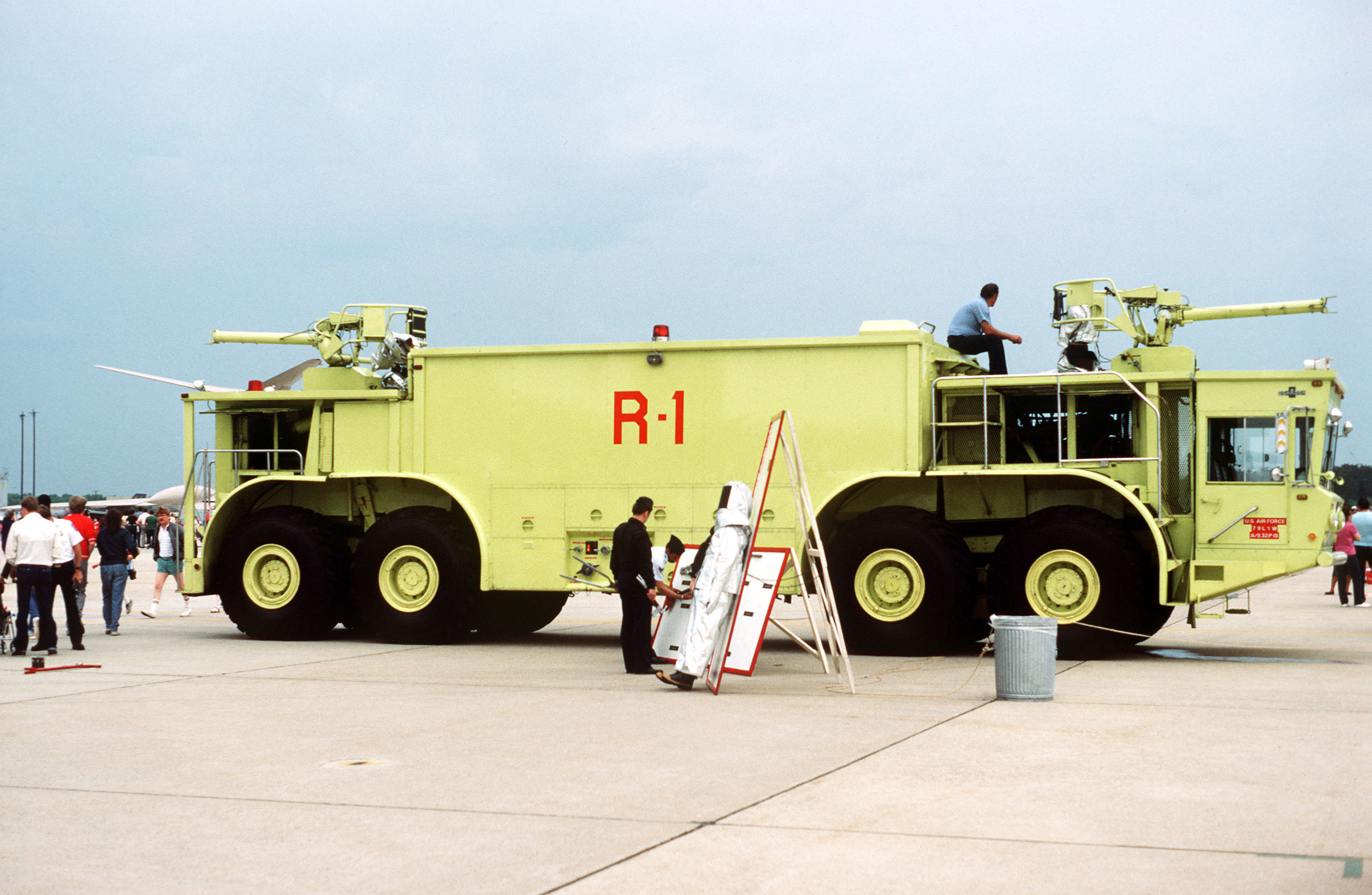 Oshkosh_P-15_fire_truck.JPEG